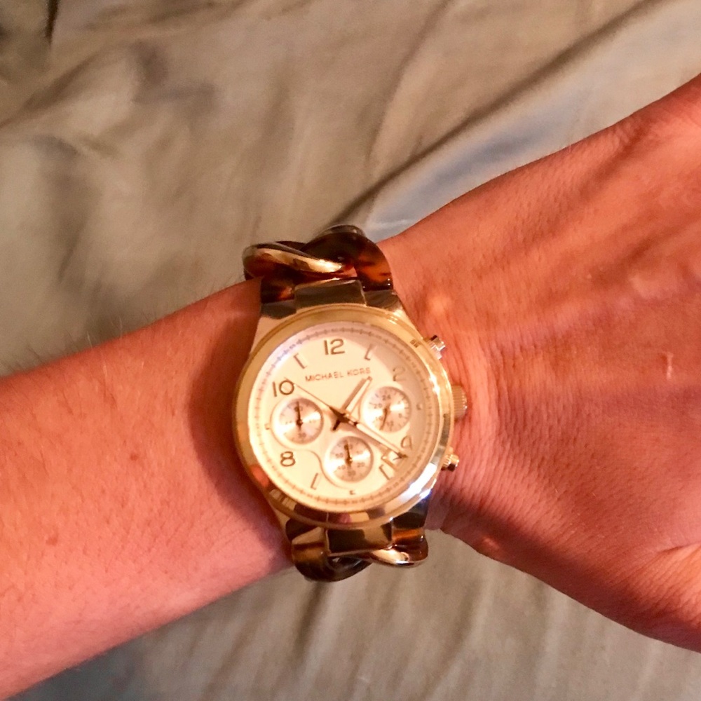 Tortise bracelet MK watch